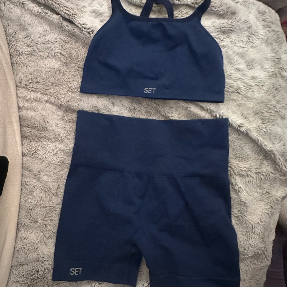 Navy blue set active biker shorts and bra workout set - Picture 2 of 3